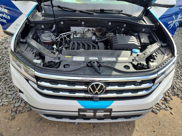 2021 VOLKSWAGEN ATLAS 4Motion SEL Premium — Engine bay
