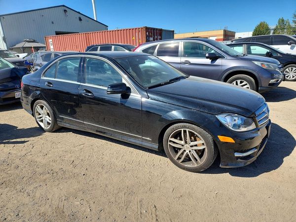 2013 MERCEDES-BENZ C-CLASS C300 — Passenger 3/4