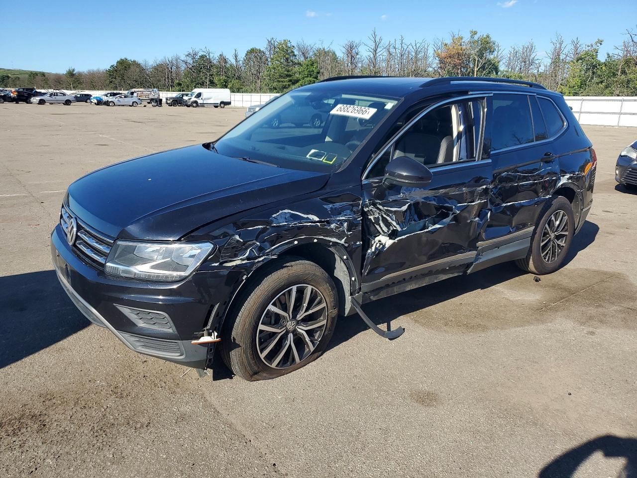 2021 VOLKSWAGEN TIGUAN — Front 3/4