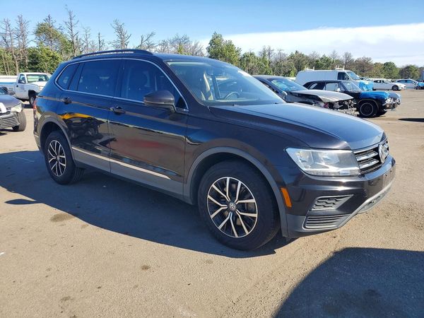 2021 VOLKSWAGEN TIGUAN — Passenger 3/4