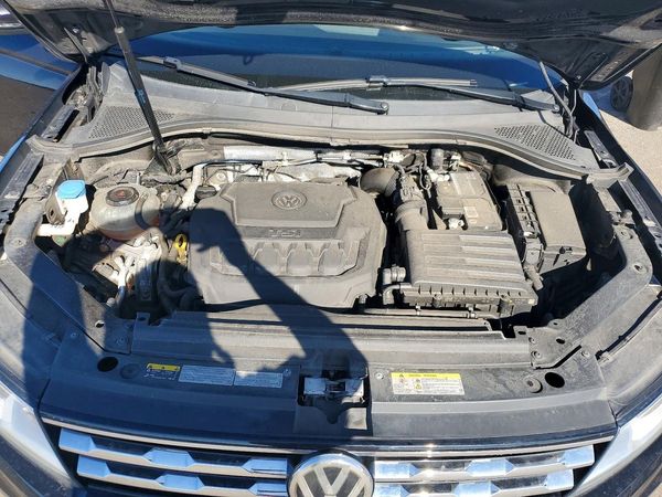 2021 VOLKSWAGEN TIGUAN — Engine bay