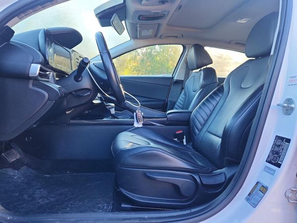 2022 HYUNDAI ELANTRA Limited — DENT