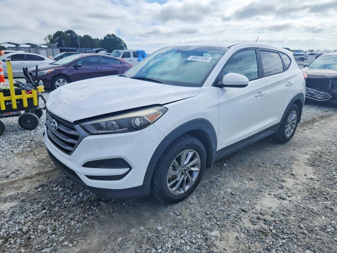 2016 HYUNDAI TUCSON SE — Front 3/4