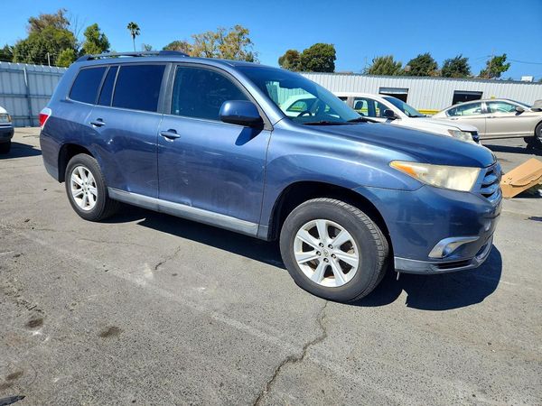 2012 TOYOTA HIGHLANDER Base/Hybrid — Passenger 3/4