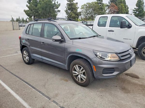 2017 VOLKSWAGEN TIGUAN — Passenger 3/4