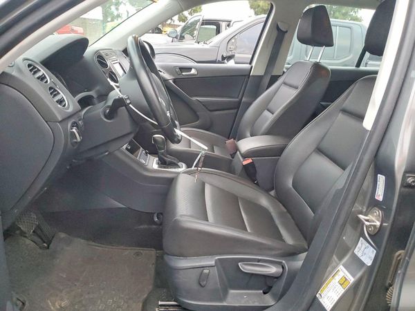 2017 VOLKSWAGEN TIGUAN — DENT