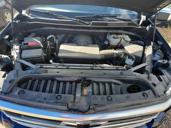 2023 CHEVROLET SILVERADO High Country — Engine bay