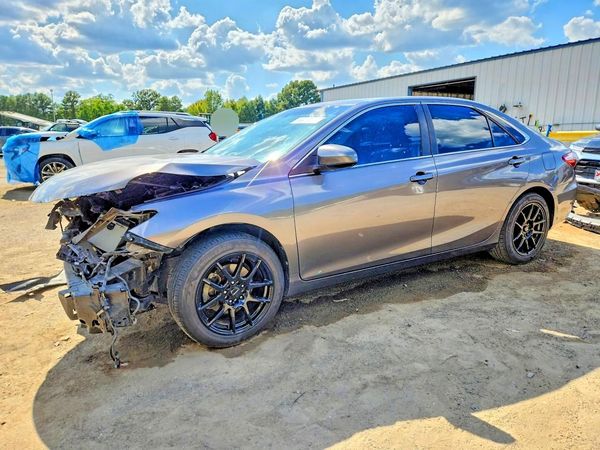 2017 TOYOTA CAMRY