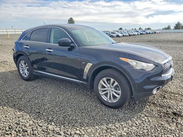 2017 INFINITI QX70 — Passenger 3/4