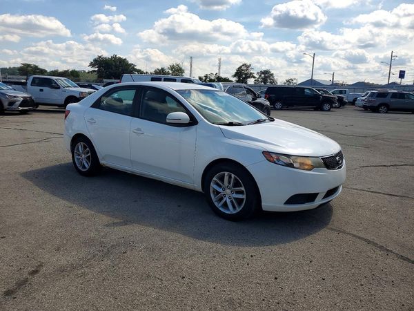 2013 KIA FORTE