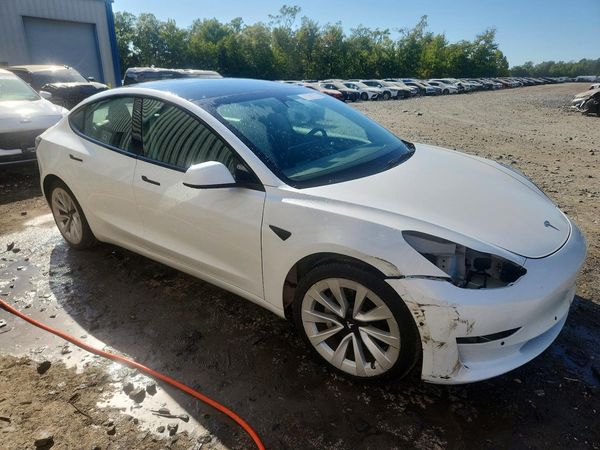 2022 TESLA MODEL 3 — Passenger 3/4