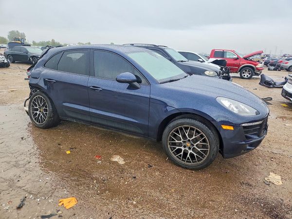 2018 PORSCHE MACAN — Passenger 3/4