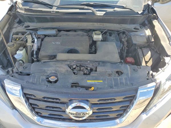 2020 NISSAN PATHFINDER S — Engine bay