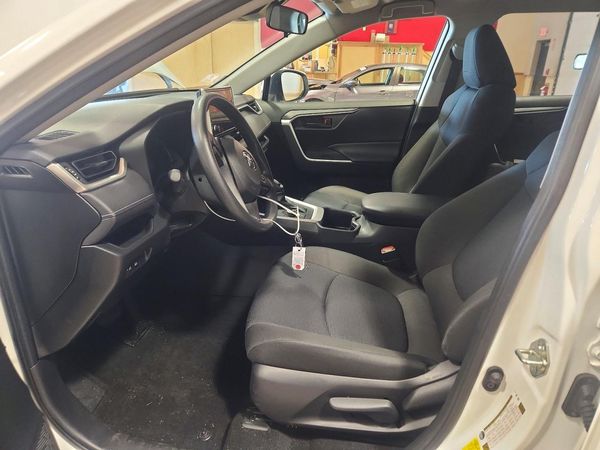 2025 TOYOTA RAV4 LE — DENT