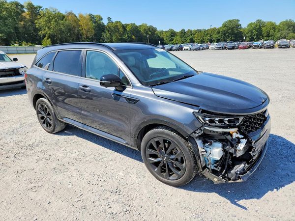 2021 KIA SORENTO — Passenger 3/4