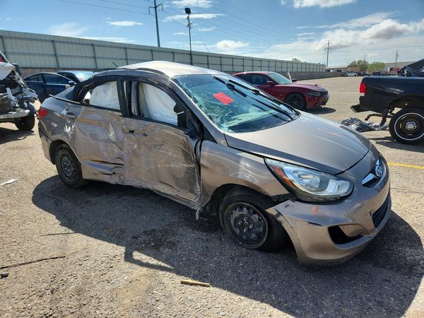 2013 HYUNDAI ACCENT — Passenger 3/4