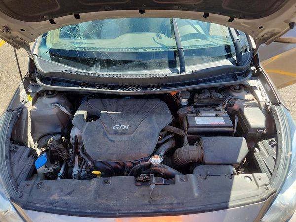 2013 HYUNDAI ACCENT — Engine bay