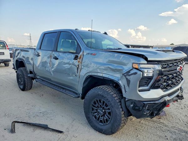 2026 CHEVROLET SILVERADO ZR2 — Passenger 3/4