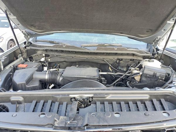 2026 CHEVROLET SILVERADO ZR2 — Engine bay