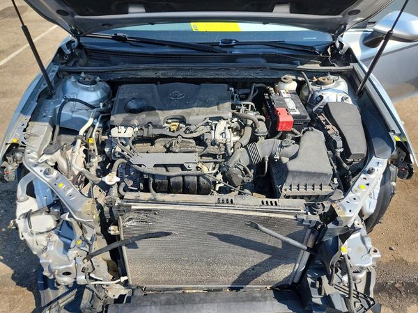 2020 TOYOTA CAMRY — Engine bay