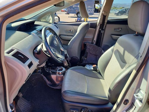 2015 TOYOTA PRIUS — DENT