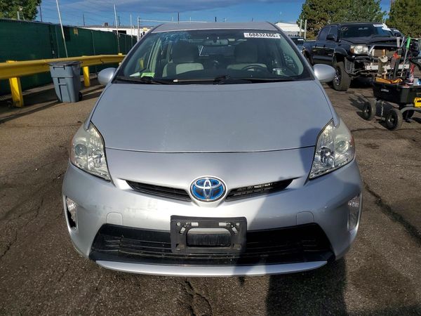 2015 TOYOTA PRIUS