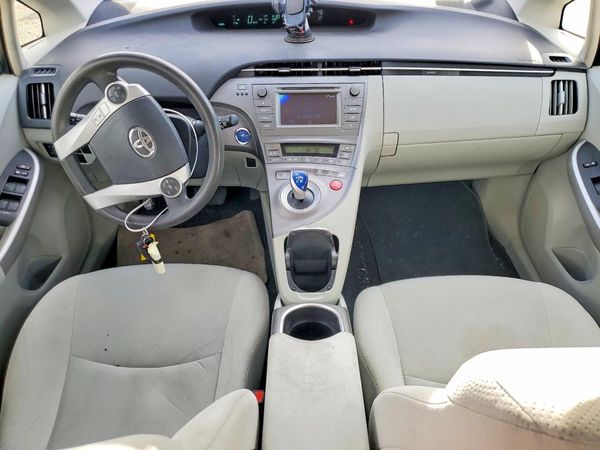 2015 TOYOTA PRIUS