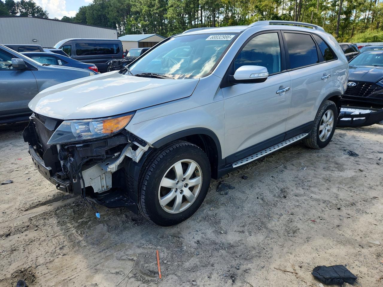 2013 KIA SORENTO Base / LX