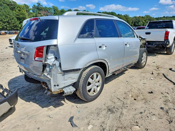 2013 KIA SORENTO Base / LX