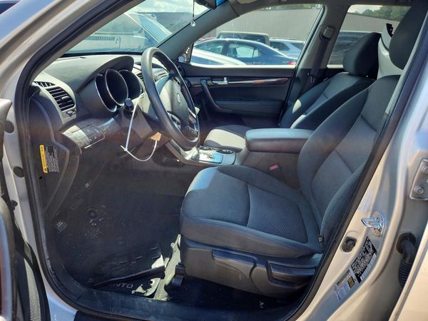 2013 KIA SORENTO Base / LX