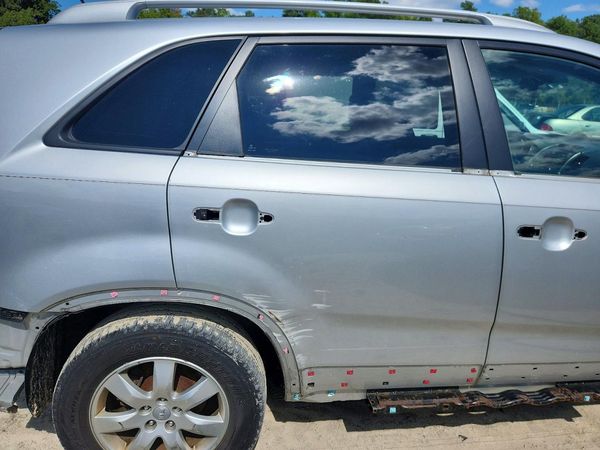 2013 KIA SORENTO Base / LX