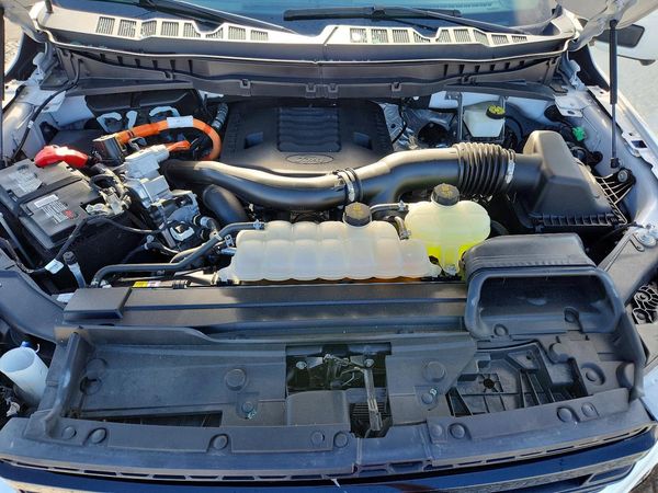 2023 FORD F150 SuperCrew — Engine bay
