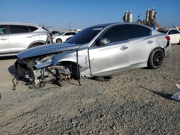 2015 INFINITI Q50 — Front 3/4