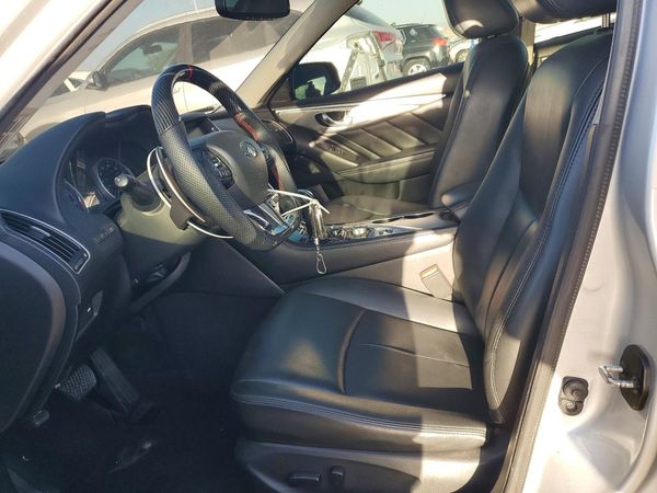 2015 INFINITI Q50 — DENT