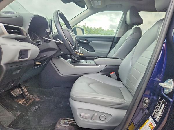 2021 TOYOTA HIGHLANDER XLE — DENT