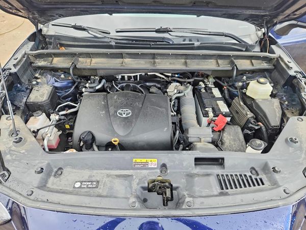 2021 TOYOTA HIGHLANDER XLE — Engine bay
