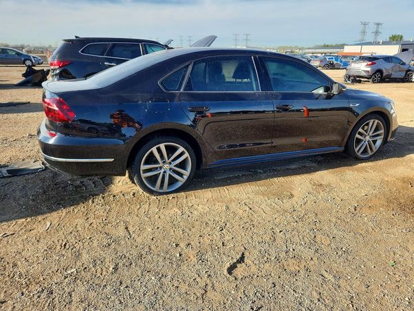 2018 VOLKSWAGEN PASSAT S, R-Line