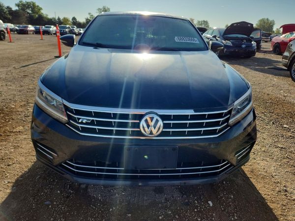 2018 VOLKSWAGEN PASSAT S, R-Line