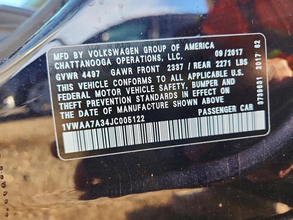 2018 VOLKSWAGEN PASSAT S, R-Line
