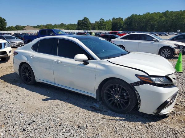 2021 TOYOTA CAMRY XSE — Passenger 3/4