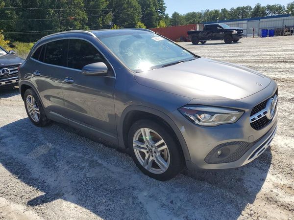 2021 MERCEDES-BENZ GLA-CLASS GLA250 — Passenger 3/4