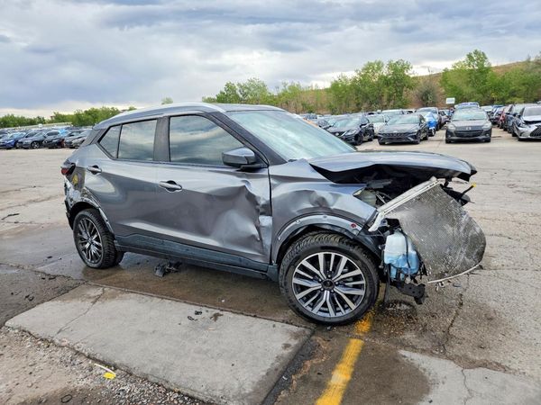 2021 NISSAN KICKS SV — Passenger 3/4
