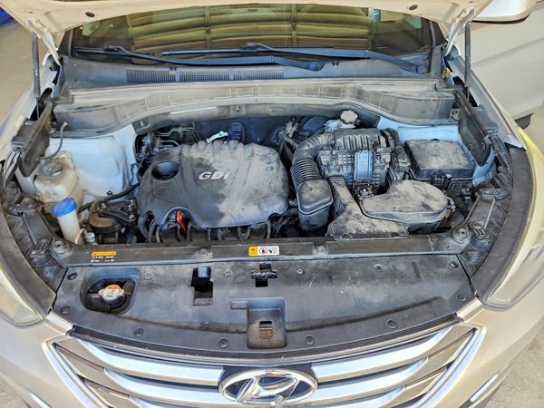 2016 HYUNDAI SANTA FE — Engine bay