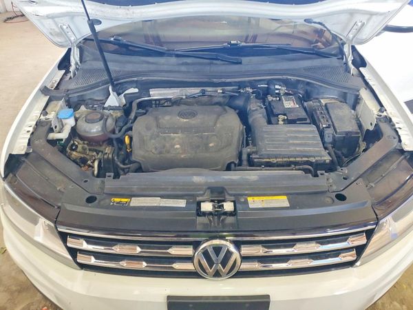2021 VOLKSWAGEN TIGUAN 4Motion S — Engine bay