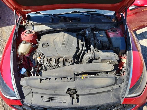 2021 HYUNDAI SONATA — Engine bay