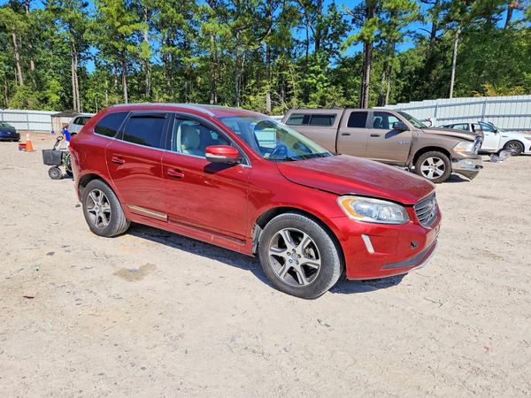 2017 VOLVO XC60 Inscription — Passenger 3/4