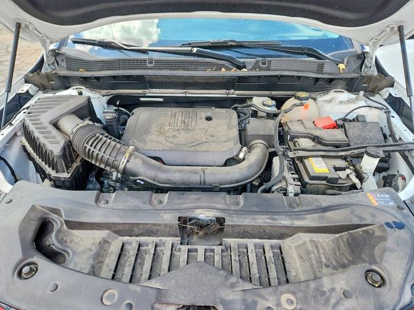 2024 CHEVROLET BLAZER 2LT — Engine bay