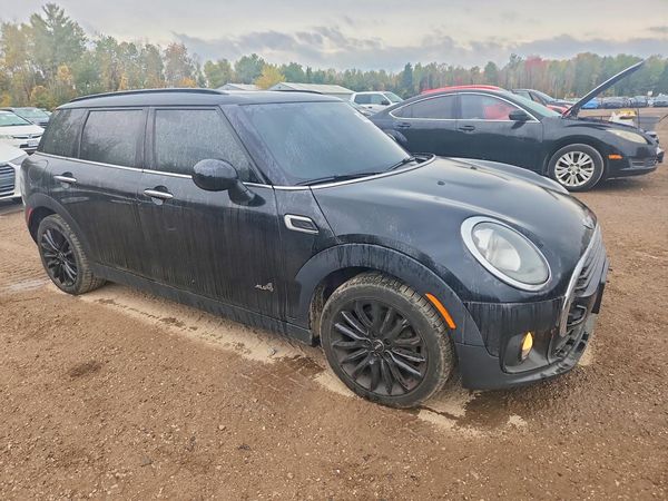 2018 MINI COOPER — Passenger 3/4