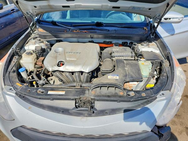 2014 HYUNDAI SONATA — Engine bay