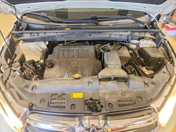 2015 TOYOTA HIGHLANDER Base/Hybrid — Engine bay